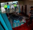 Dentro de esta vivienda de Rionegro ocurrió la masacre por la que fueron condenados alias Salchicha y alias Pipe (detalle), además de alias Camila, integrantes del grupo criminal El Mesa. FOTO: ESNEYDER GUTIÉRREZ CARDONA Y CORTESÍA POLICÍA NACIONAL