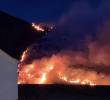 Así se ve la conflagración que está consumiendo decenas de hectáreas del Cerro San Marcos, uno de los más importantes de Villa de Leyva. FOTO: CORTESÍA