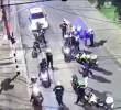 Con cámaras de seguridad, las autoridades interceptaron a las personas que se movilizaban en dos motocicletas, las cuales pretenderían robar a un motociclista. FOTO: CORTESÍA ALCALDÍA DE MEDELLÍN