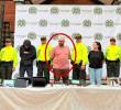 Entre los detenidos se encuentra Hugo Daniel Giraldo Santamaría (círculo), presunto cabecilla de esta estructura y quien tendría vínculos con alias El Sobri. También cayó su esposa y varias personas cercanas. FOTO: CORTESÍA