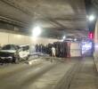 Este fue el accidente ocurrido dentro del Túnel de Oriente, luego de que estos dos vehículos se encontraran de frente. FOTO: CORTESÍA
