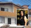 Dentro del tercer piso de esta edificación, ubicada en el barrio Popular 2, de Medellín, ocurrió el asesinato de Janeth Estela Álvarez Rivera (detalle), de 53 años. Su excompañero sentimental, Jorge Andrés Villada Ramírez, de 45, también murió en los hechos. FOTO: GUILLERMO LEÓN OSPINA MUÑOZ Y CORTESÍA