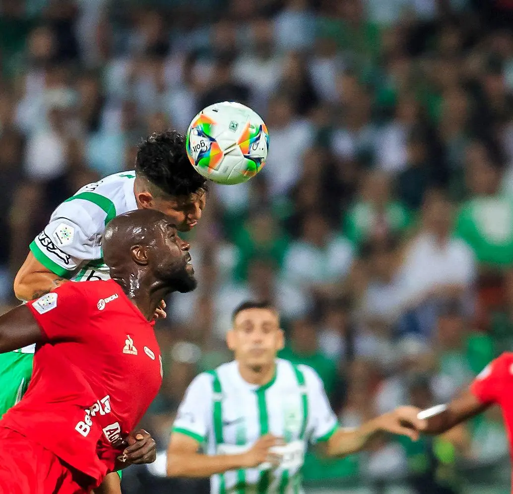 El futbolista Éder Álvarez Balanta, de 32 años, es una ficha clave del América de Cali. Ante Nacional, en diciembre, sufrió una lesión. FOTO: CAMILO SUÁREZ