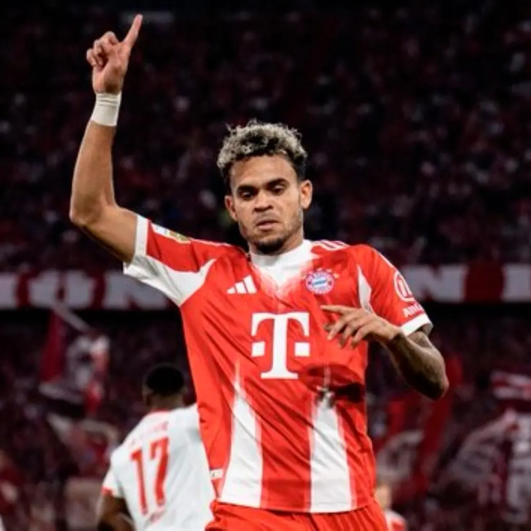 El delantero colombiano Luis Díaz fue exaltado con el mejor gol de agosto en la Bundesliga. FOTO TOMADA X @FCBayernES