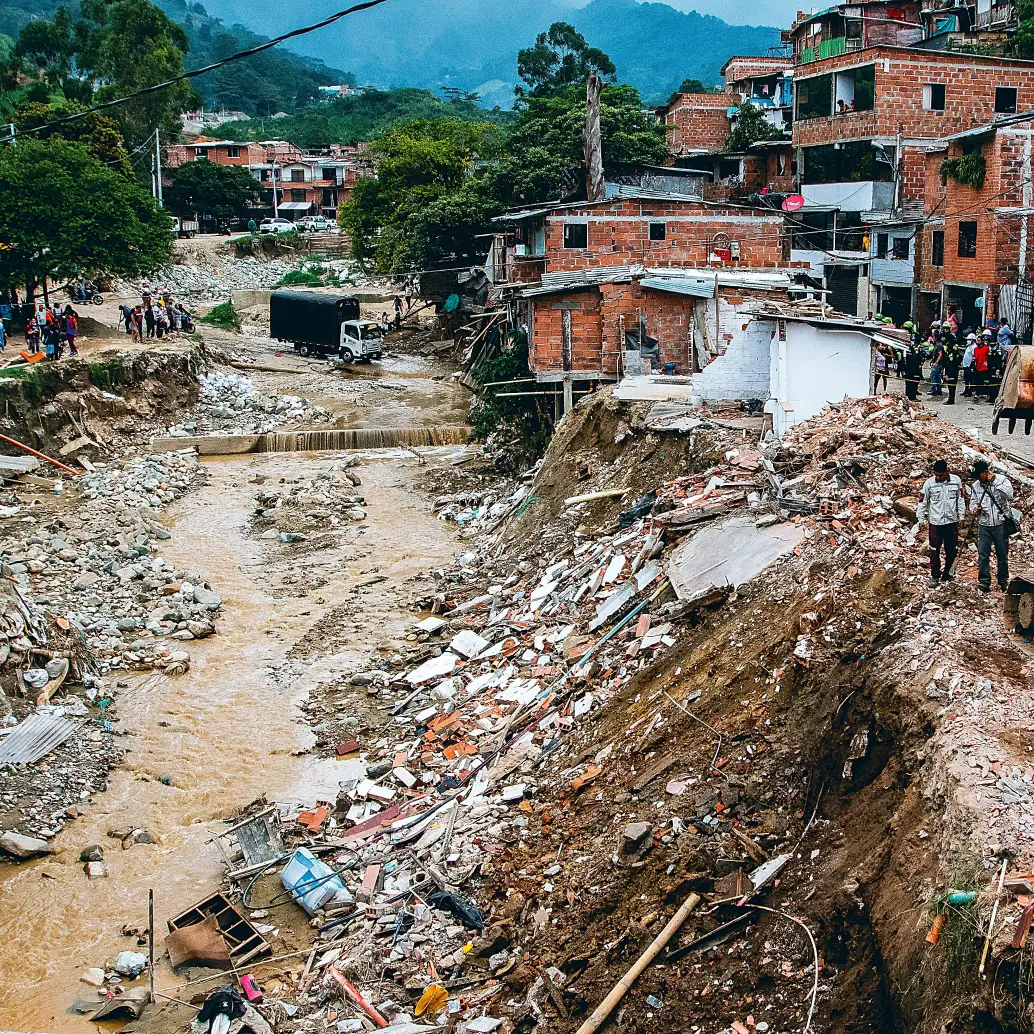 Así se veía la quebrada Altavista durante una de las emergencias ocurridas este año. FOTO <b>MANUEL SALDARRIAGA</b>