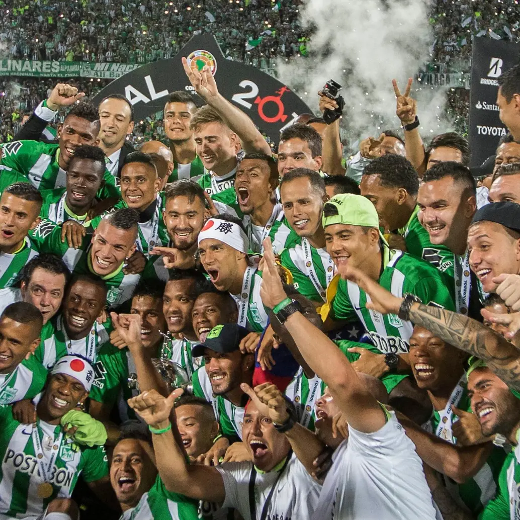 La mayoría de futbolistas elegidos por lectores de este diario estuvieron en los equipos campeones de Libertadores en 1989 y 2016. Otros marcaron por la calidad mostrada en cancha. <span class="mln_uppercase_mln">FOTO</span> <b><span class="mln_uppercase_mln">Juan Antonio Sánchez y EC</span></b>
