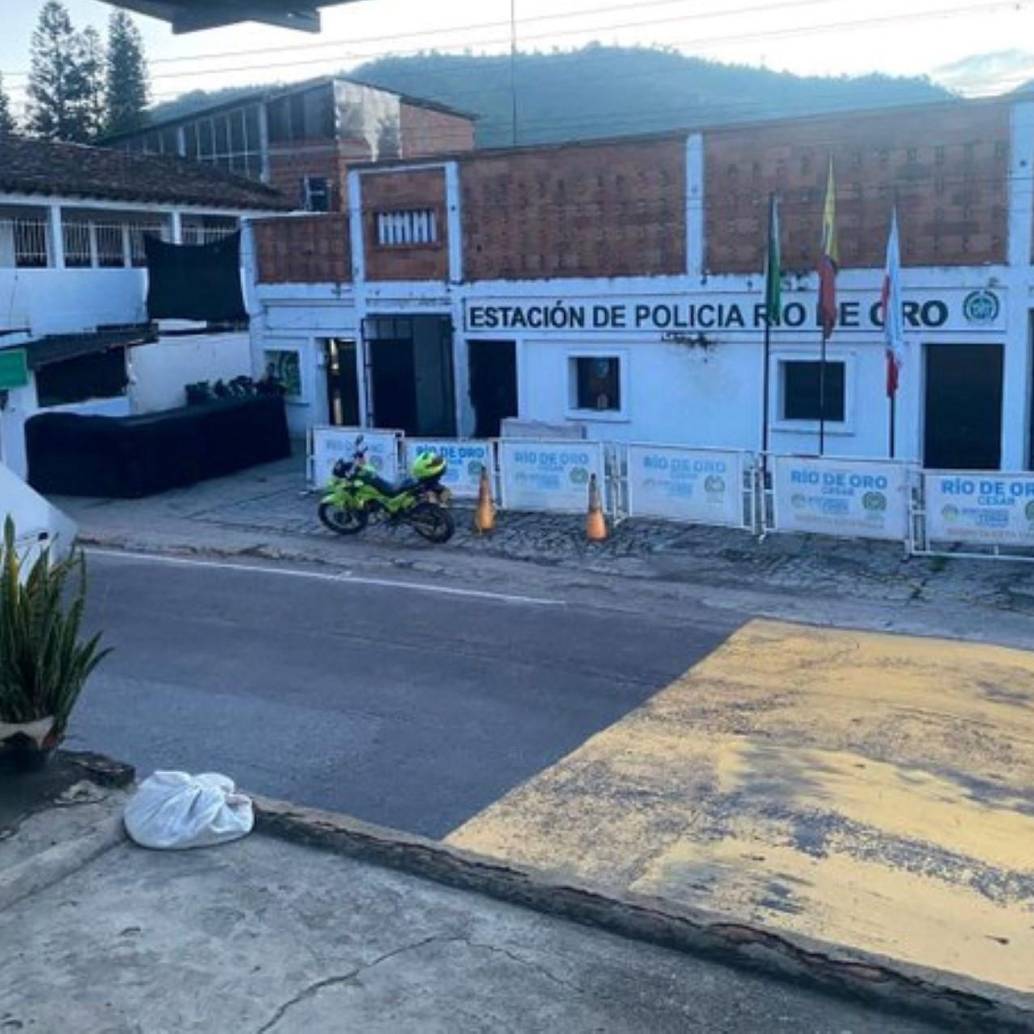 Los uniformados habría sido atacados por sorpresa con fusil. Foto: Redes sociales