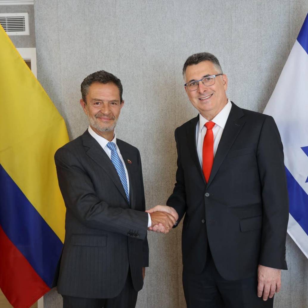 El canciller entrante de Colombia y el de Israel se reunieron. Foto: @gidonsaar