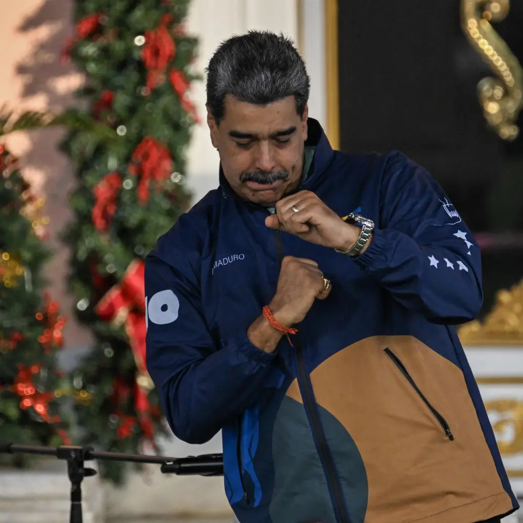 Los bailes en público fueron una parte de las desestimaciones que tuvo Maduro sobre las amenazas de Trump, algo que le habría costado su libertad. Foto: Juan Barreto/ AFP