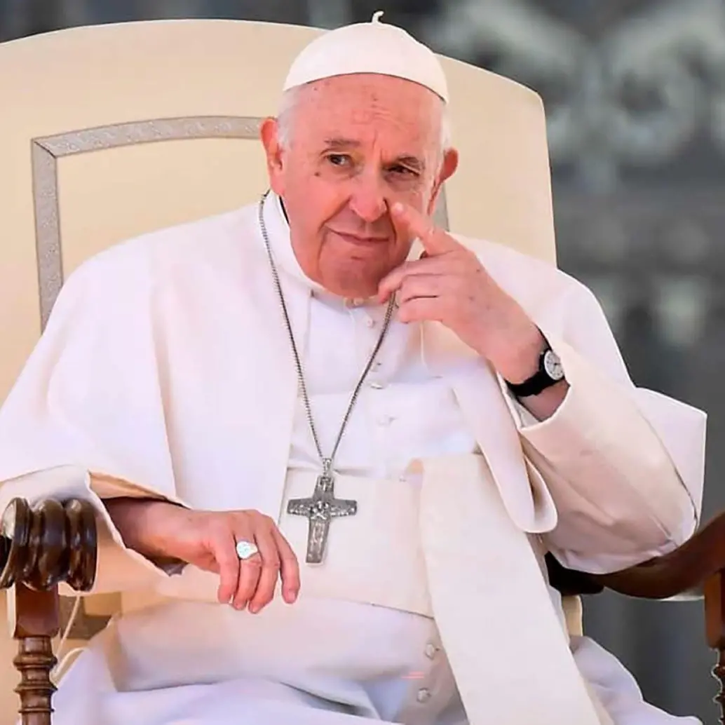 El papa Francisco hará este domingo su primera aparición en público luego de estar casi un mes hospitalizado. Foto: AFP