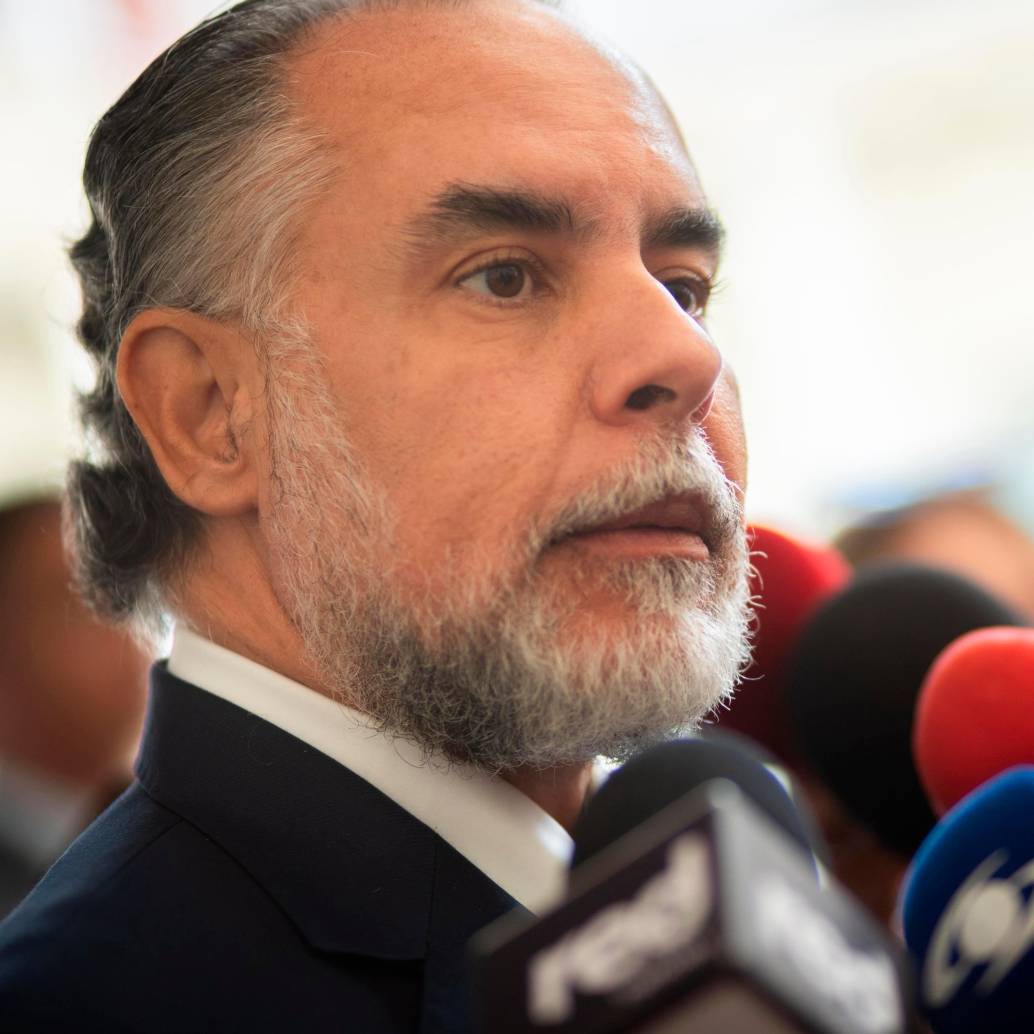 El ministro eespondió a las críticas de sectores políticos y gremiales. “Que se pongan en la nueva era”, dijo Benedetti. FOTO: MININTERIOR