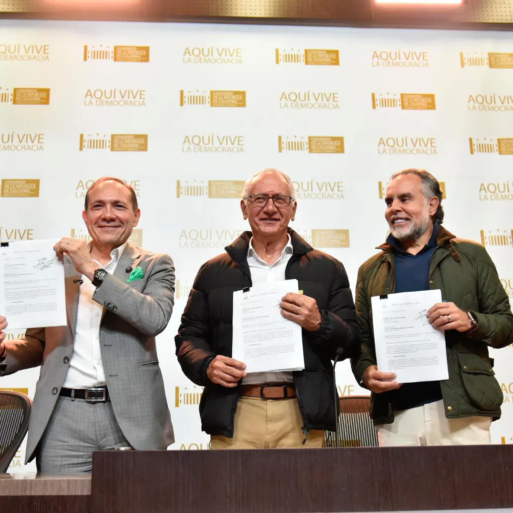 El Gobierno de Colombia volvió a radicar su Consulta Popular en el Senado. FOTO: TOMADA DE X (@AABenedetti)