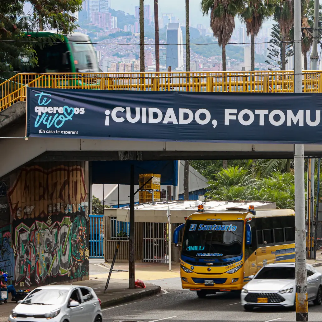 Las cámaras de fotodetecciones han generado confusiones por sus sanciones. La Agencia Nacional de Seguridad Vial reguló casi todos los temas, menos las sanciones por semáforo. FOTO<b><span class="mln_uppercase_mln"> MANUEL SALDARRIAGA</span></b>