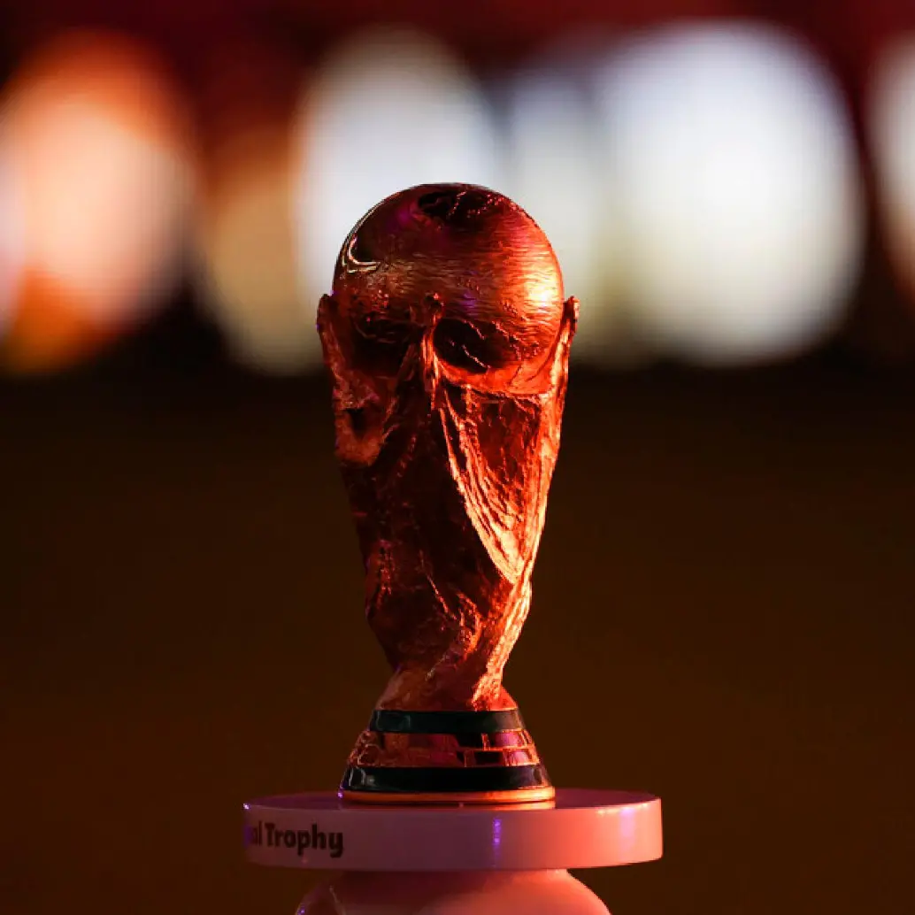 Este es el trofeo de la Copa Mundo, ganado por última vez por Argentina en Catar-2022. FOTO COLPRENSA