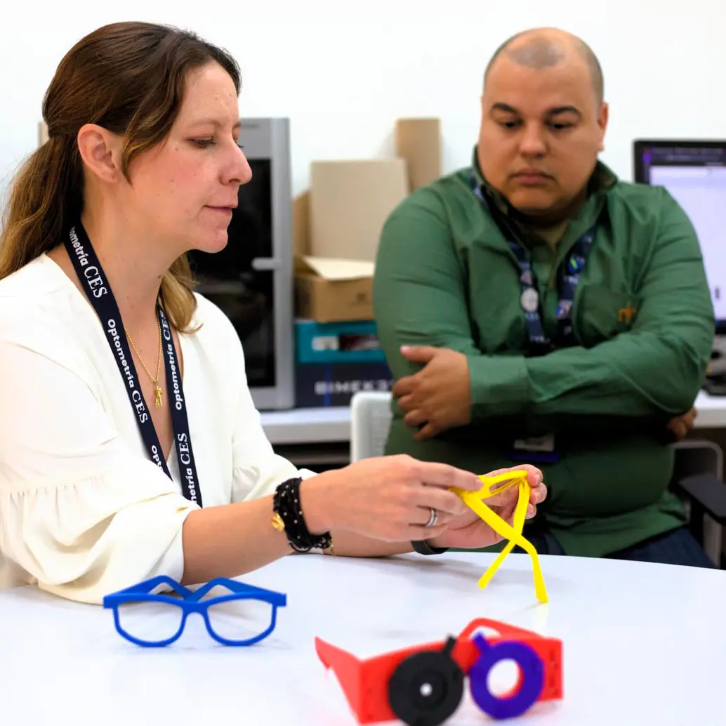 En la foto aparecen María del Pilar Oviedo y Juan Gustavo Diosa, docentes de la Universidad CES que están participando en el proyecto. FOTO: Cortesía Universidad CES