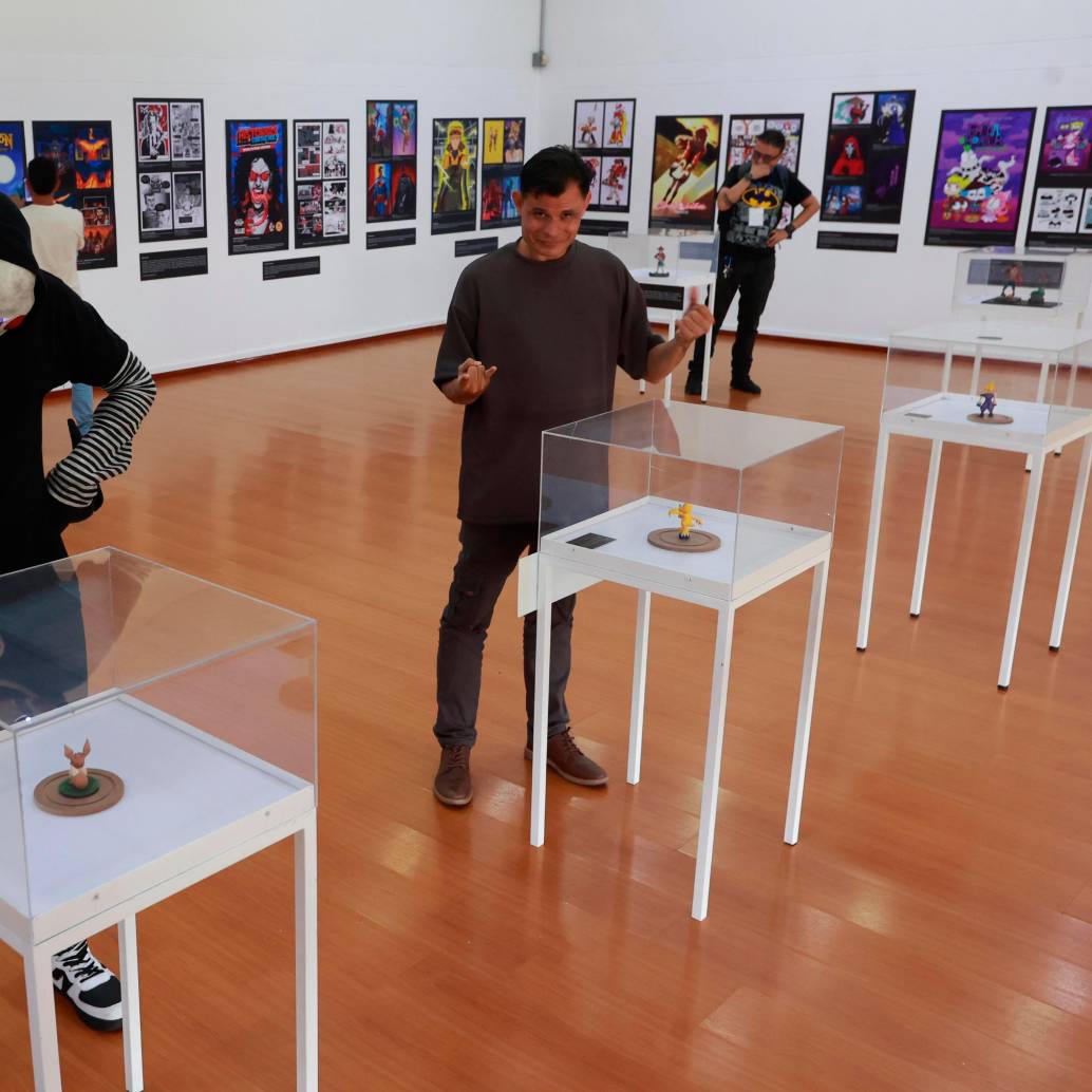 Las obras de artistas de Venezuela, España, México, Argentina y Colombia están en la Sala de Exposiciones del Parque Biblioteca de Belén. Los eventos no tienen costo de entrada. FOTO Manuel Saldarriaga