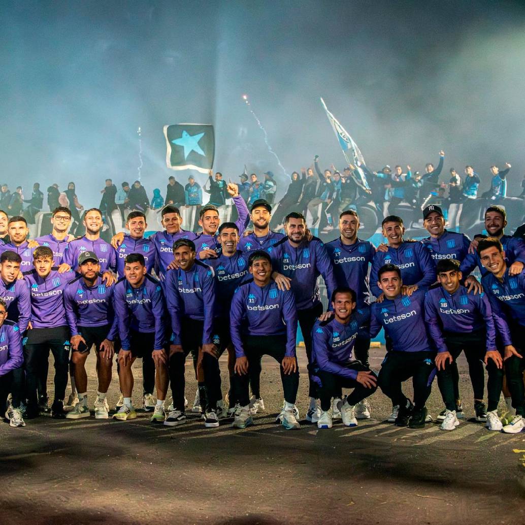Los jugadores de Racing muestran optimismo de darle la vuelta al marcador ante Flamengo y pasar a la final de Libertadores. FOTO: X-RACING, 