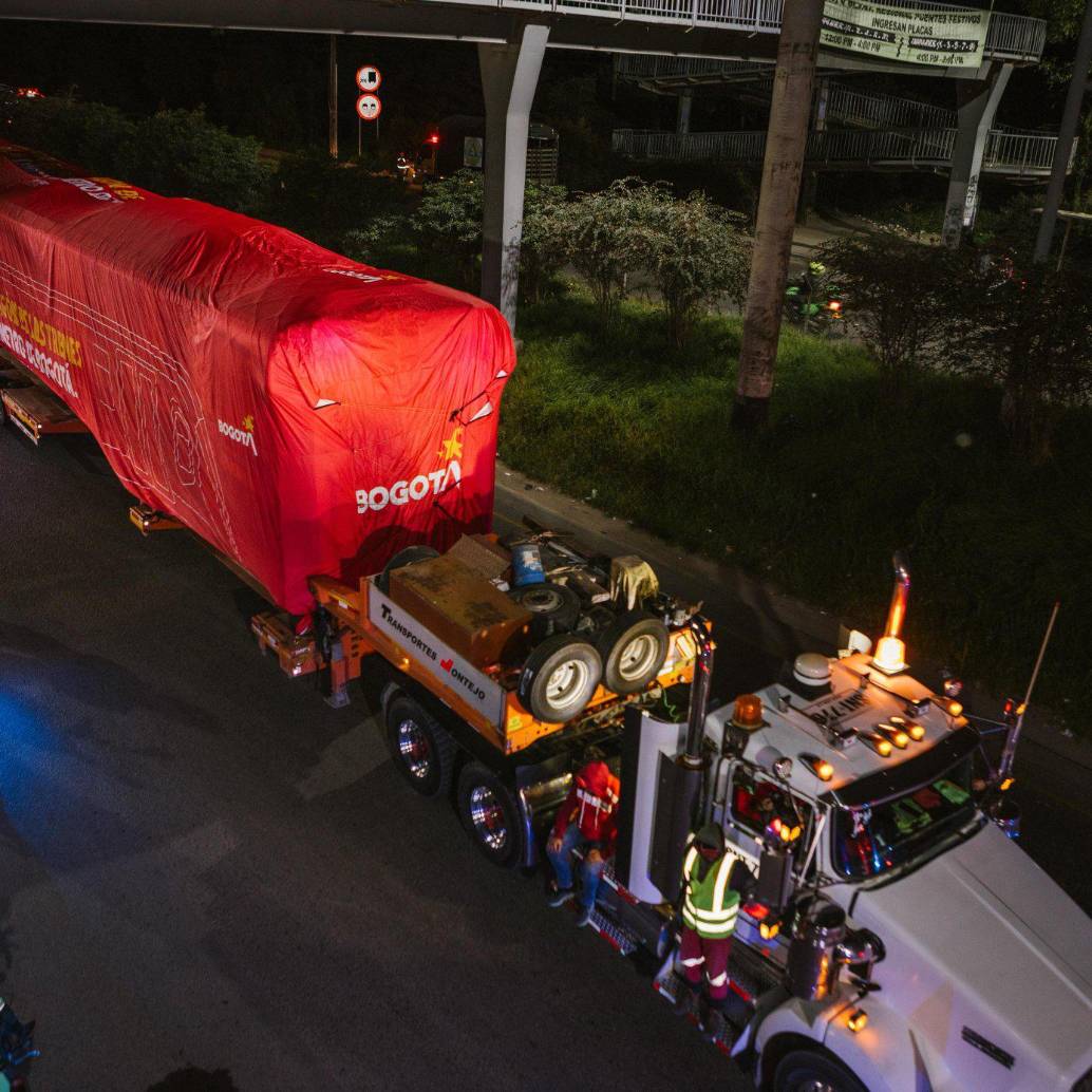 <span class="mln_uppercase_mln">Bogotá</span><b><span class="mln_uppercase_mln"> recibió en la madrugada de este 11 de septiembre el primer tren de la Línea 1 del Metro. FOTO: Secretaria de Movilidad de Bogotá</span></b>
