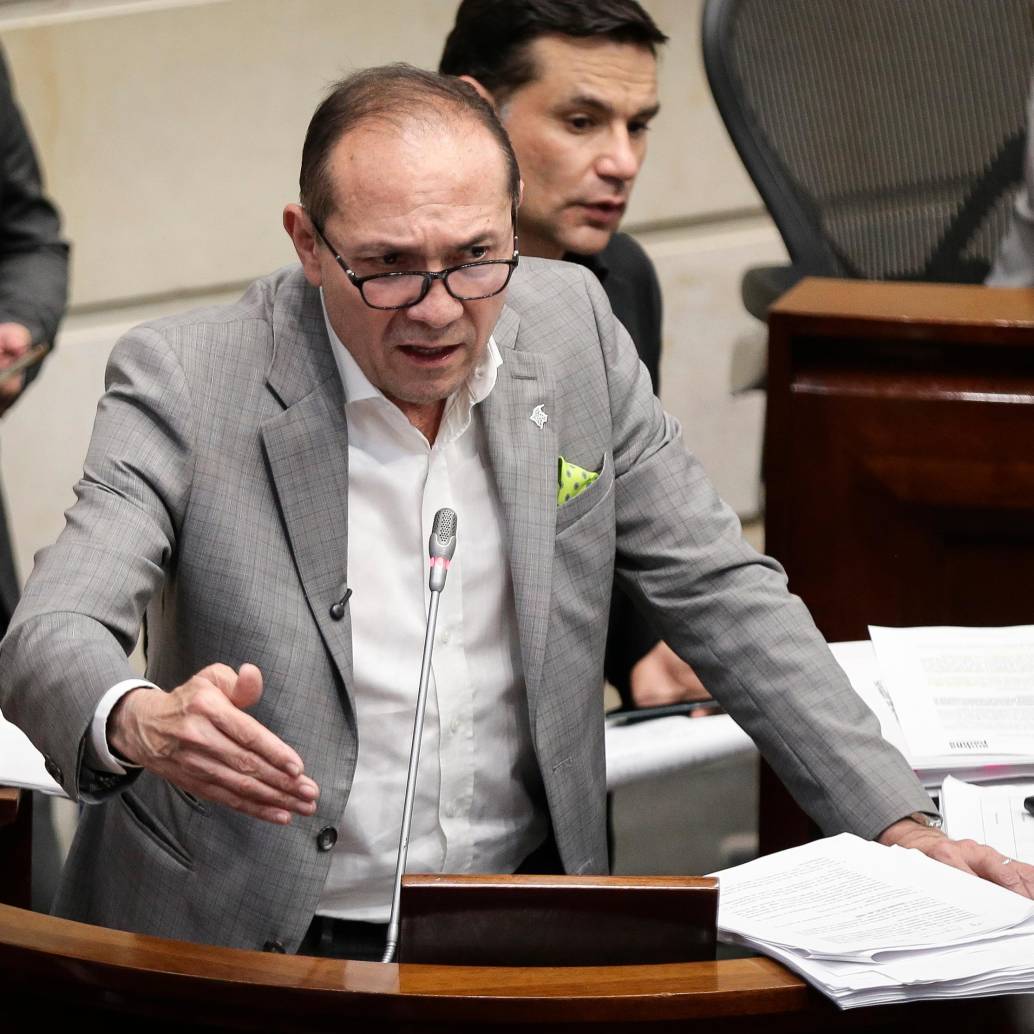 Hasta el momento, han sido aprobados 17 artículos, en medio del malestar generado por el decreto que convoca una consulta popular impulsada por el Gobierno. Foto: Colprensa