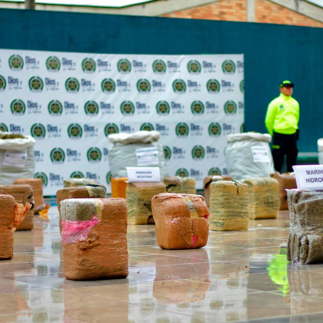 En los operativos en tres localidades bogotanas decomisaron una tonelada de marihuana. FOTO: CORTESÍA DE POLICÍA.