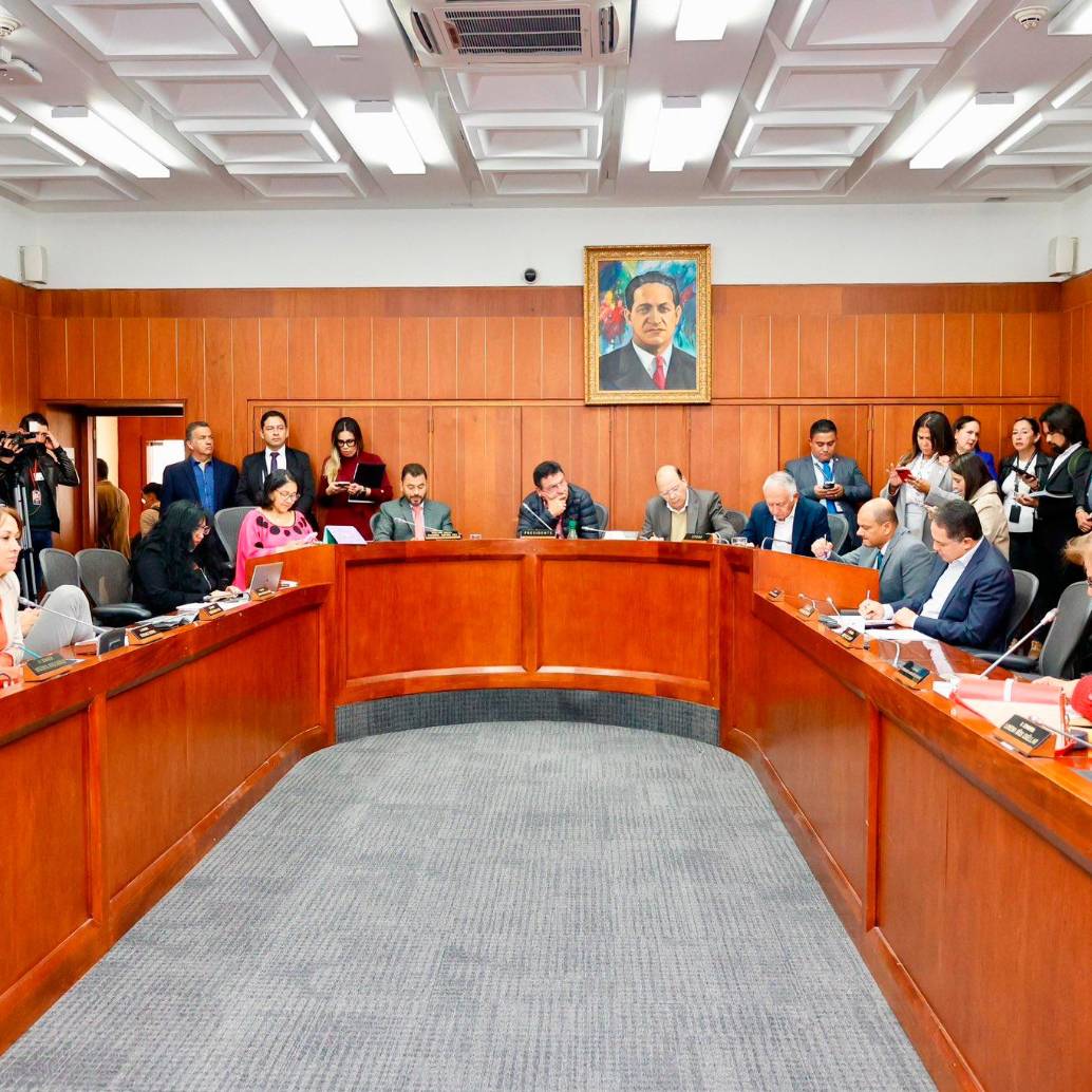 Si bien la Comisión Séptima está conformada por 14 senadores, solo siete acudieron a la sesión de este martes. FOTO: MINSALUD-REFERENCIA