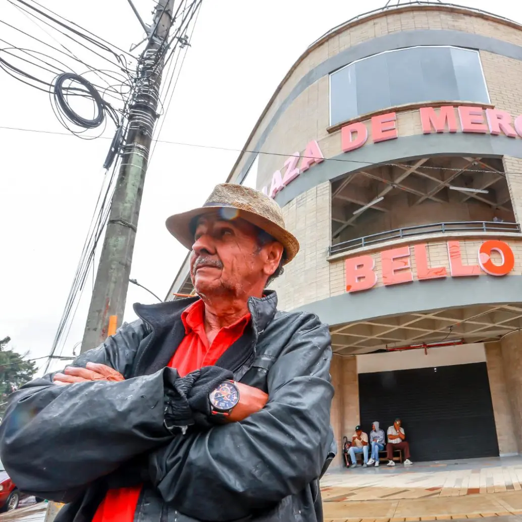 Así quedó la Plaza de Mercado de Bello, con 204 locales comerciales y una cancha sintética en el último piso. FOTO Manuel Saldarriaga. 