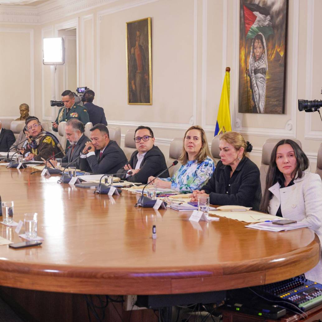 La encuesta midió la popularidad de los 19 ministros que hacen parte del gabinete de Gustavo Petro. Foto: Presidencia