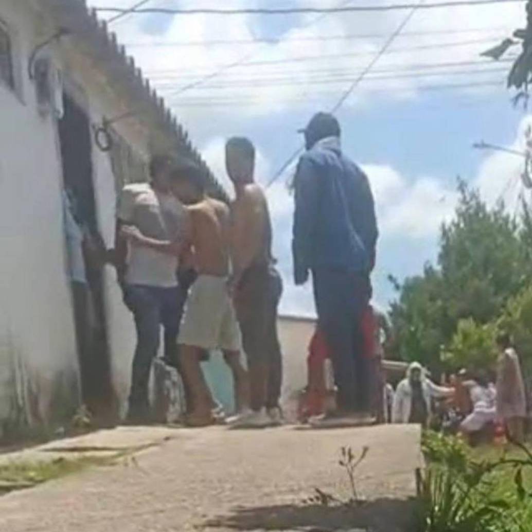 La Policía y autoridades locales convocaron un consejo extraordinario de seguridad para fijar el monto de una recompensa que permita dar con la captura de los responsables. FOTO: Cortesía