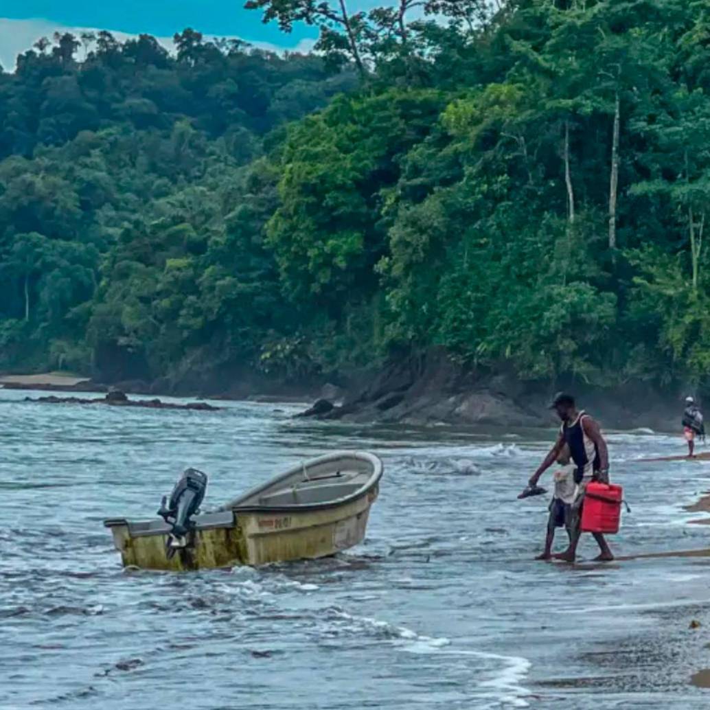 En la playa El Valle, el lugar en el que los tres antioqueños fueron arrastrados por el oleaje, no había presencia de guardacostas. FOTO: Cristina Rodríguez
