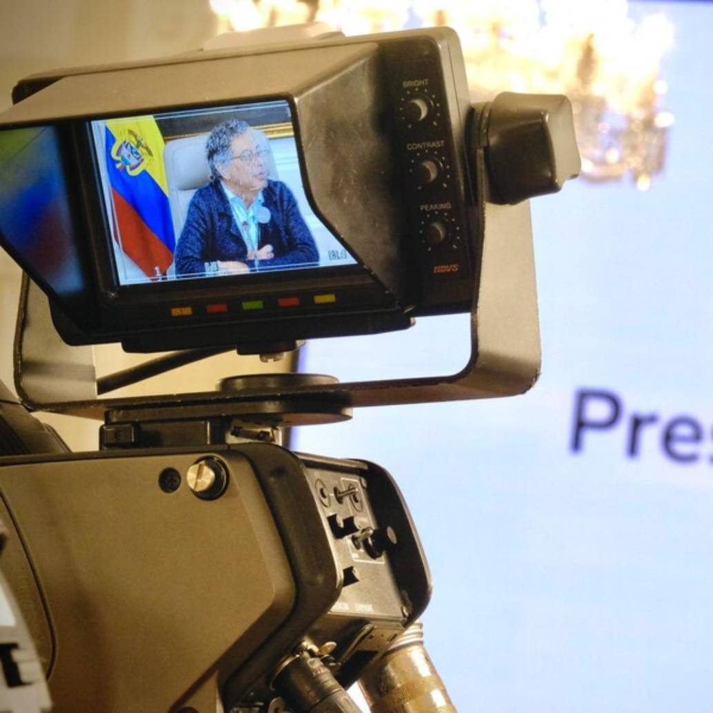 Los accionantes argumentaron que las constantes e ilimitadas transmisiones de las intervenciones del jefe de Estado, les impedían elegir libremente la programación de su preferencia. FOTO: Colprensa
