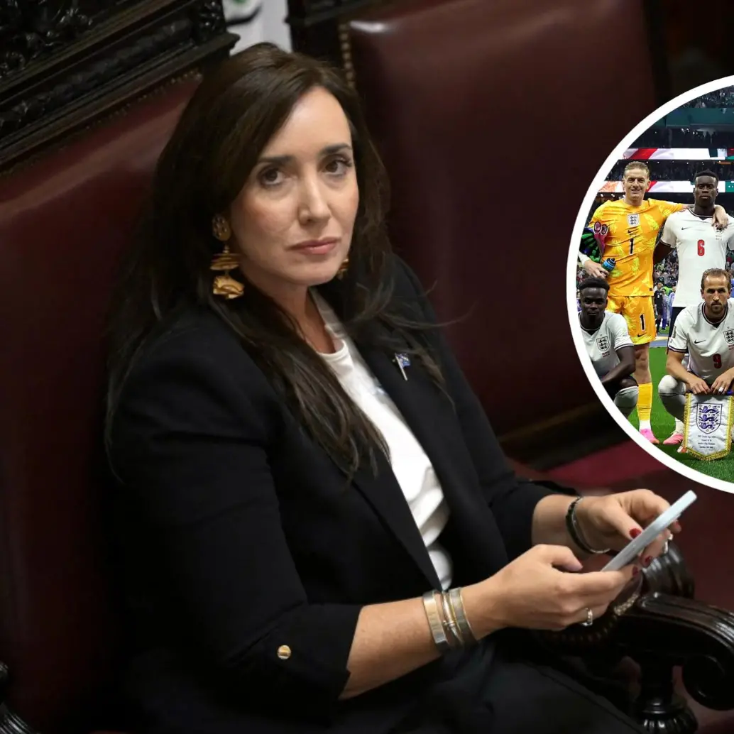 A horas del crucial choque entre Argentina e Inglaterra por las semifinales del Mundial 2026, la vicepresidenta Victoria Villarruel pateó el tablero de la diplomacia deportiva. FOTO: Tomada de redes sociales @England y AFP