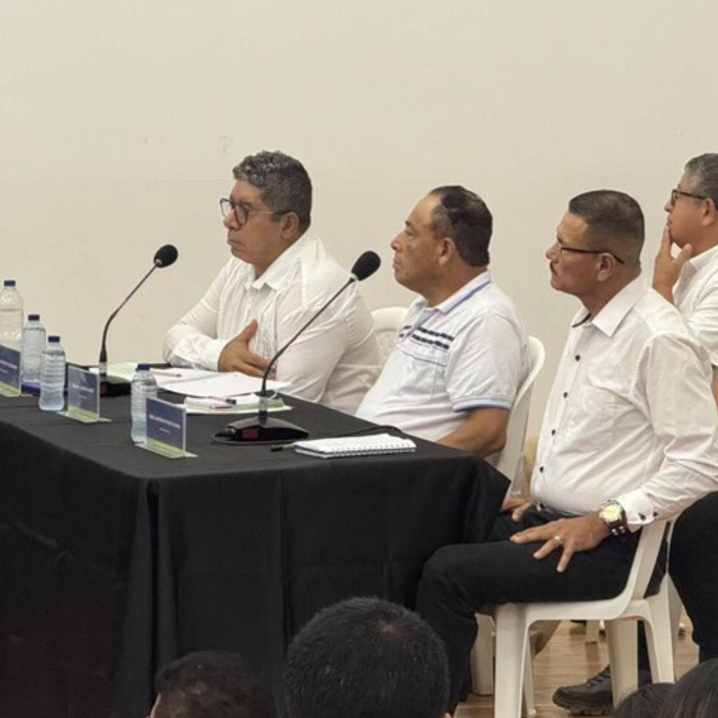 La Jurisdicción Especial para la Paz (JEP) dio un paso decisivo en el Caso 01 al sentar en el banquillo a los máximos responsables de los secuestros ejecutados por el Bloque Caribe de las Farc. FOTO: JEP / Colprensa