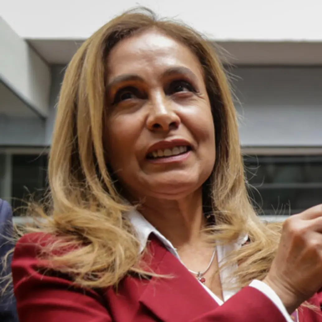 Viviana León ha presentado el nuevo modelo de pasaportes que planteó el gobierno Petro. Foto: Colprensa.