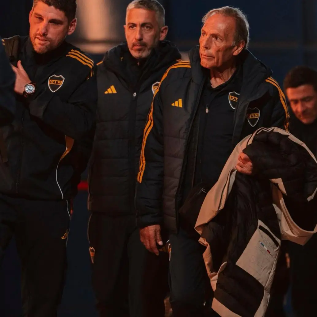 El entrenador argentino Miguel Ángel Russo, de 69 años, dirige a Boca Juniors desde junio de este año, cuando regresó por tercera vez al equipo donde ganó la Libertadores del 2007. FOTO: Tomada de X @BocaJrsOficial