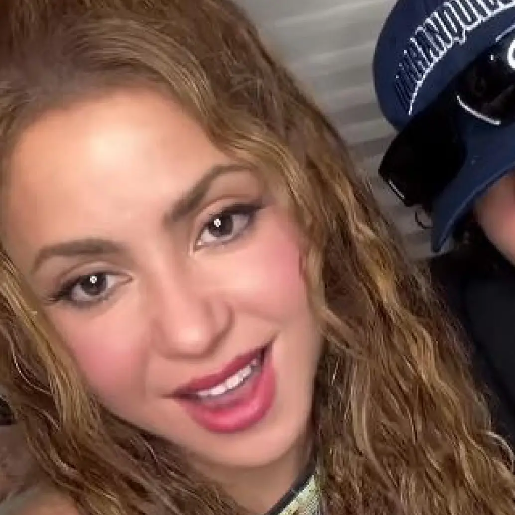 Shakira y Beéle interpretaron “Algo tú” por primera vez en vivo durante el concierto que la cantante ofreció en el Zócalo de Ciudad de México antes de su lanzamiento oficial. FOTO redes sociales