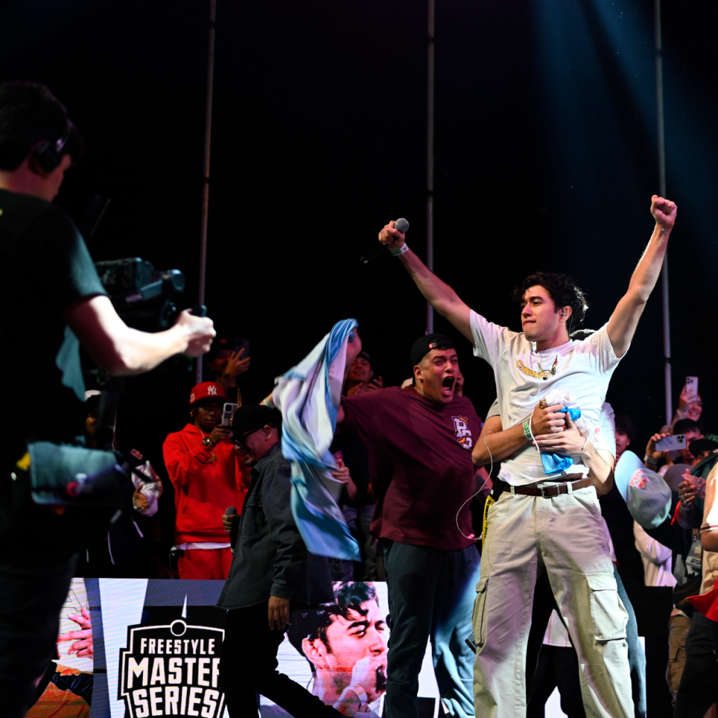 El argentino Larrix, una promesa del freestyle, se coronó campeón de la FMS internacional el sábado 24 de febrero en Ciudad de México. FOTO<b><span class="mln_uppercase_mln"> cortesía @kokokoksi - Urban Roosters</span></b>