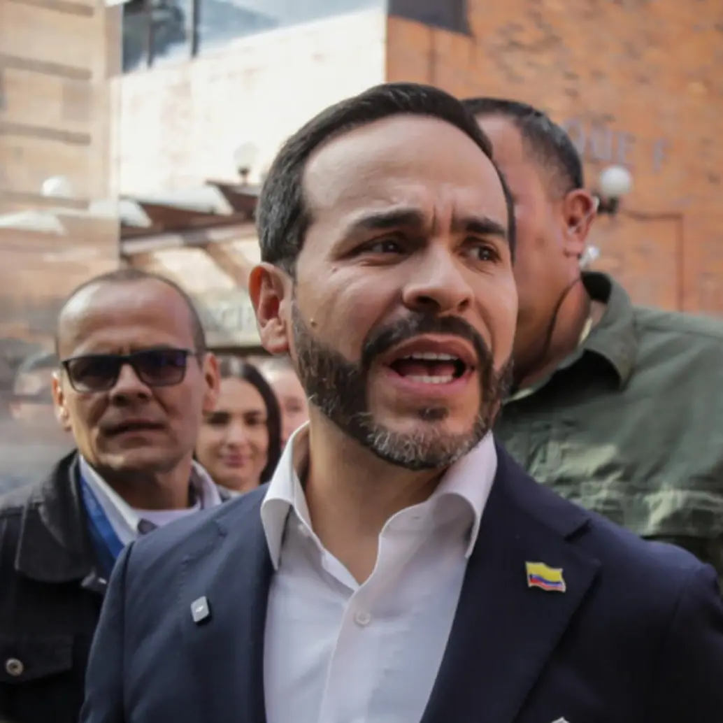 El candidato puntero en las encuestas protagonizó un episodio fuertemente cuestionado en la opinión pública por sus comentarios “machistas”. Foto: Colprensa