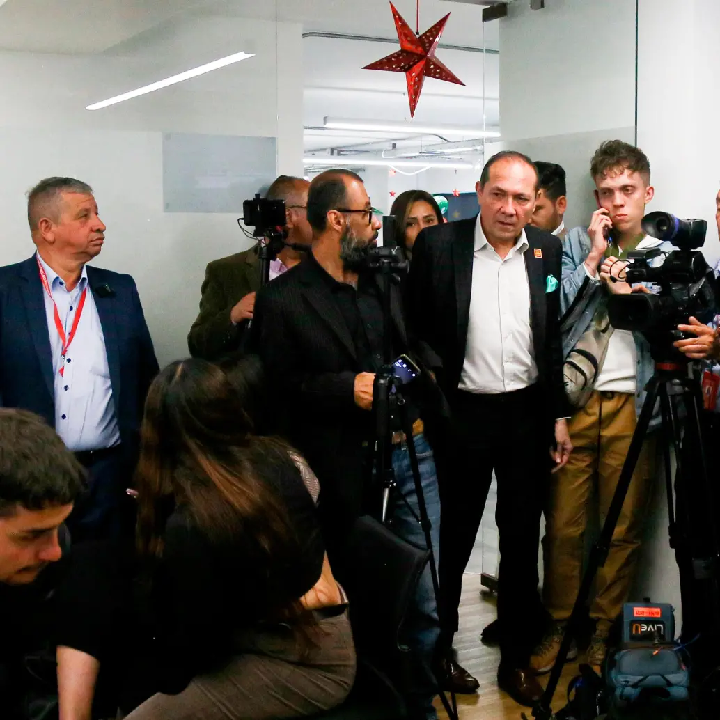 Ministro de Trabajo no descarta subir el salario mínimo por encima de los $2 millones tras la suspensión temporal. FOTO COLPRENSA