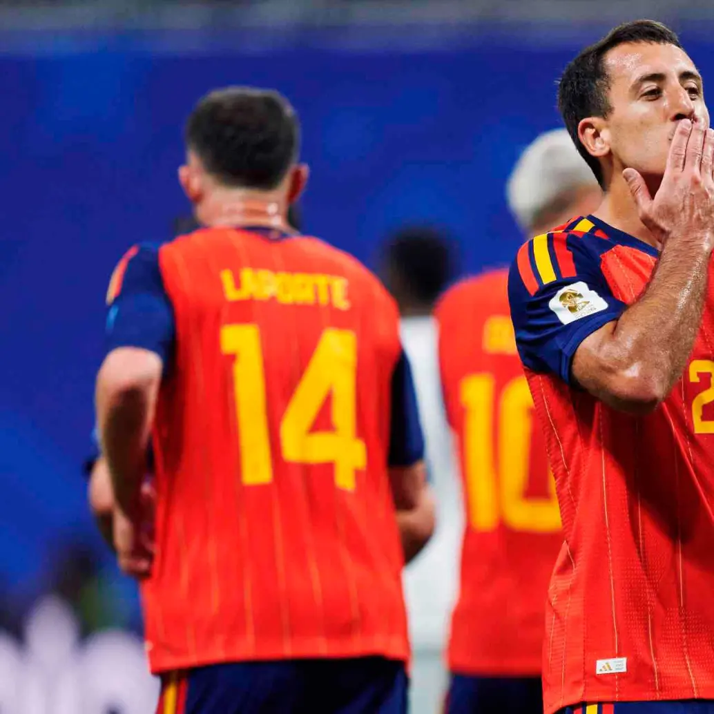 Mikel Oyarzabal celebra uno de los dos tantos que marcó ante Arabia Saudita, en la victoria parcial de España 3-0 en el Mundial de Norteamérica.FOTO TOMADA X@SEFutbol