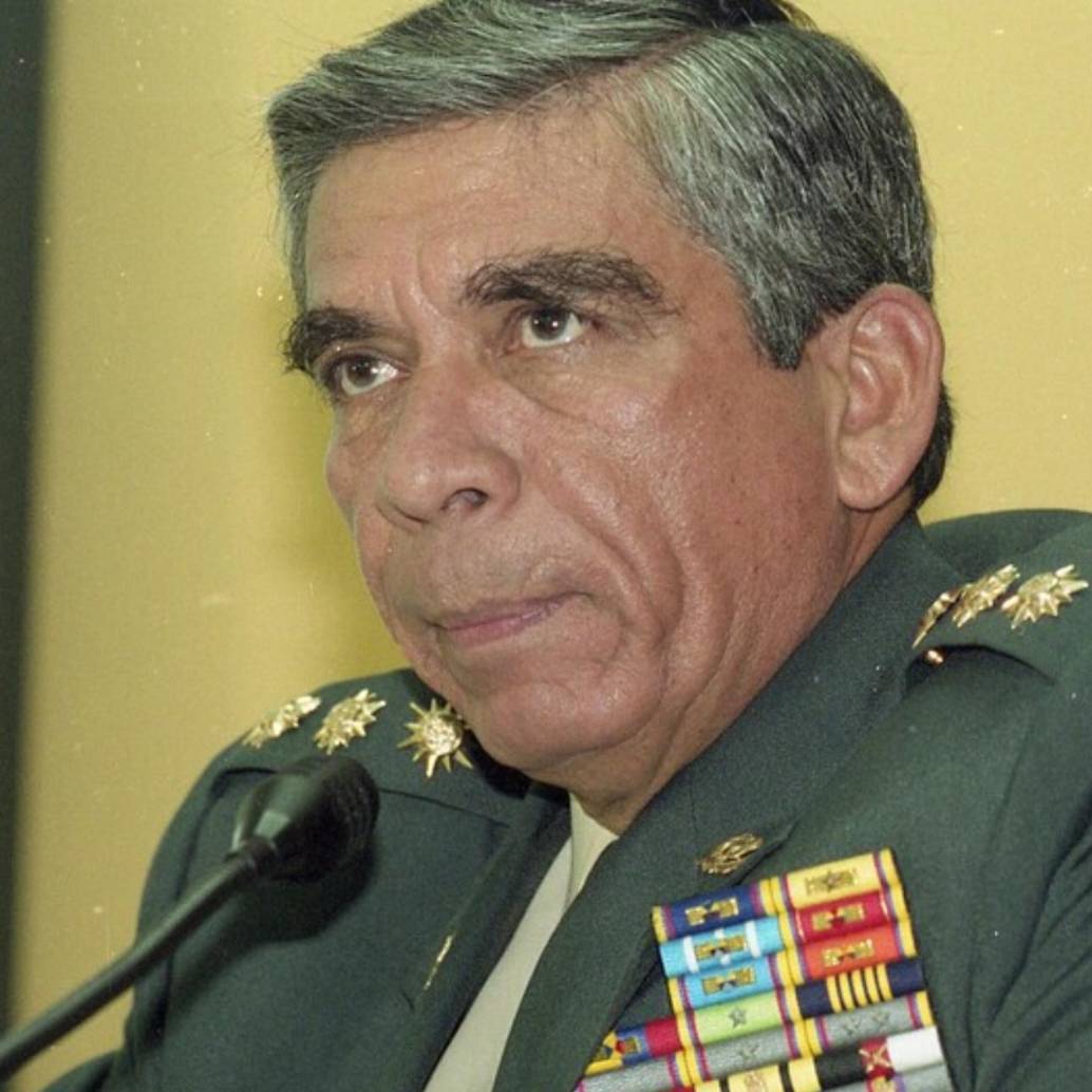 El militar, de 80 años, se desempeñó como Comandante del Ejército Nacional y Comandante General de las Fuerzas Militares de Colombia, siendo importante en la historia del país. FOTO: Colprensa