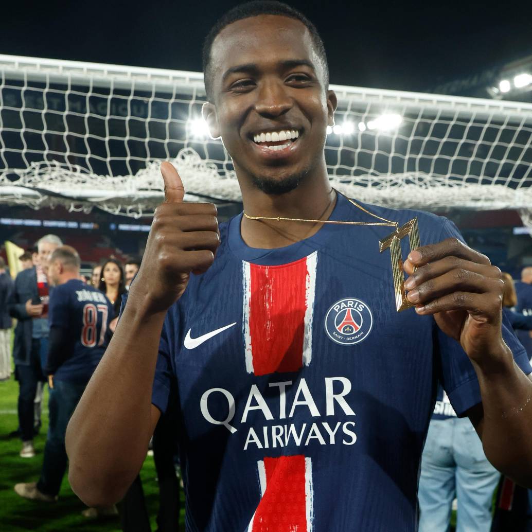 El ecuatoriano Willian Pacho se coronó campeón con el PSG de la Champions League, el primero de su país en alcanzar esta hazaña. FOTO: GETTY
