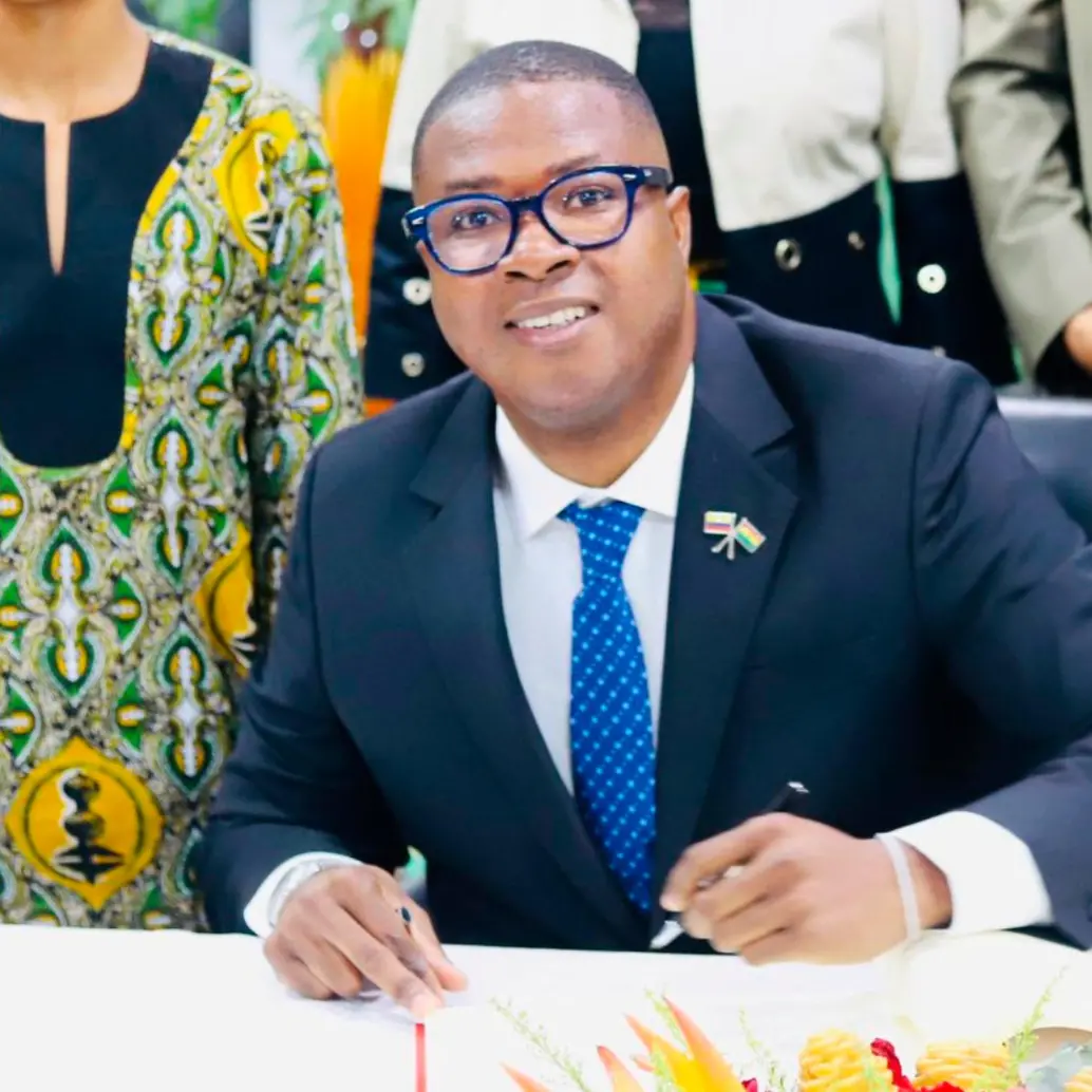 Él es Daniel Garcés Carabalí, exembajador de Colombia en Ghana. FOTO: Tomada de X @DanielGarcesC1