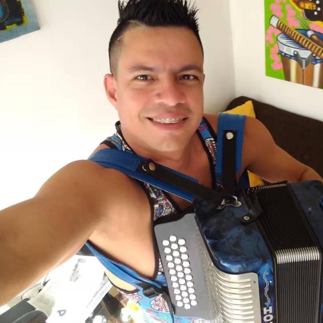 En medio de una riña a las afueras de un establecimiento comercial en Girón, Santander, murió un músico vallenato tras recibir una puñalada. FOTO: Cortesía redes sociales Reinaldo Rodríguez Ospina