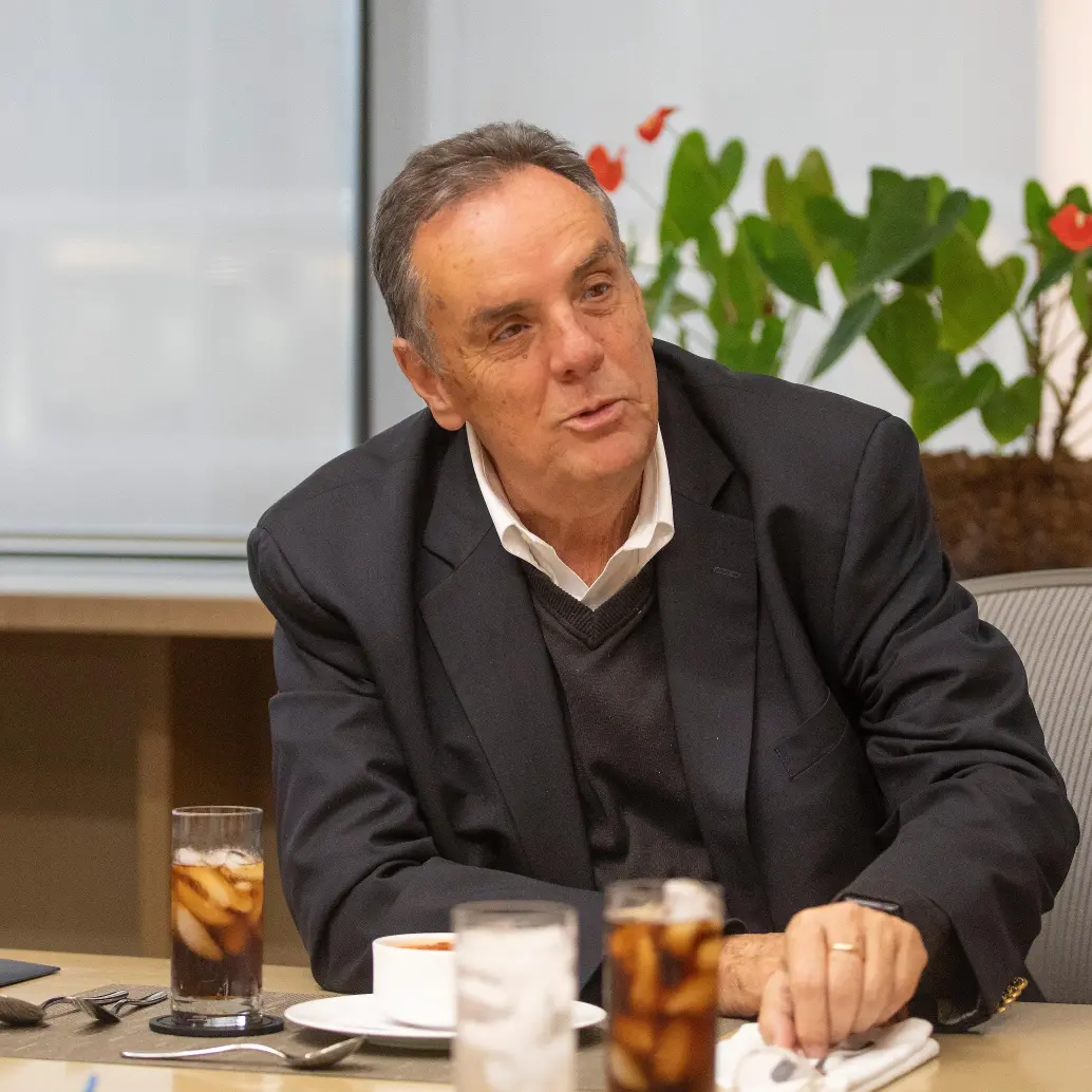 Jorge Mario Velásquez, presidente de Grupo Argos, explicó que las cifras reflejaron la venta de Summit Materials y la exclusión del portafolio de las acciones de Sura. FOTO Esneyder Gutiérrez