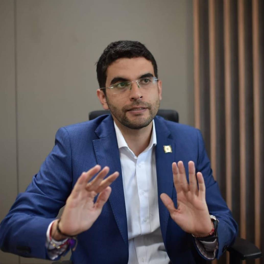 El antioqueño Hernán Cadavid busca dar el salto de la Cámara al Senado por la lista cerrada del Centro Democrático. FOTO cortesía