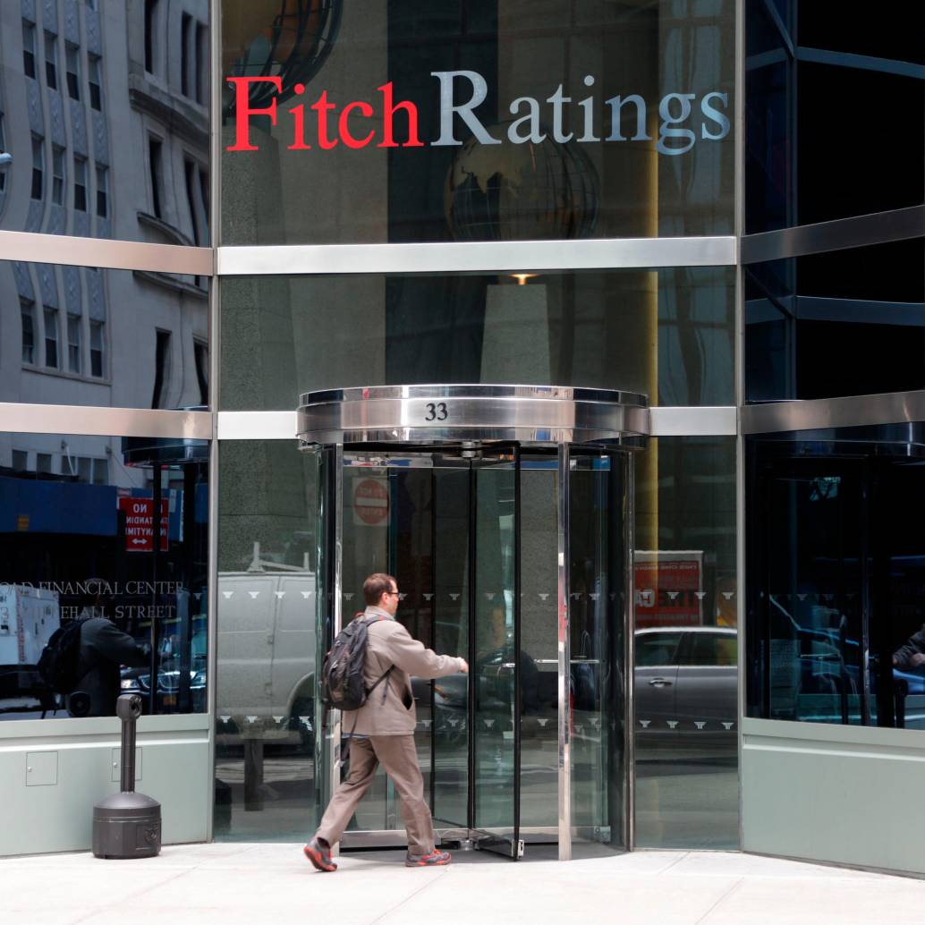Fitch señaló que la calificación colombiana está limitada por altos déficits fiscales, aumento de la deuda pública, una elevada carga de intereses y una fuerte dependencia de los <i>commodities</i>. FOTO: GETTY
