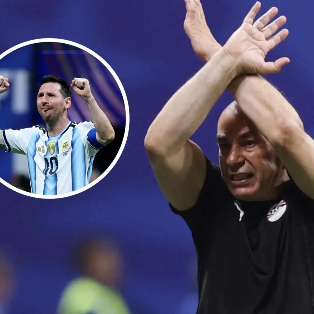 Lejos de ser un desplante, el estratega ejecutaba el estricto código visual aprobado por la Fifa para alertar sobre insultos discriminatorios en la cancha. FOTO: AFP