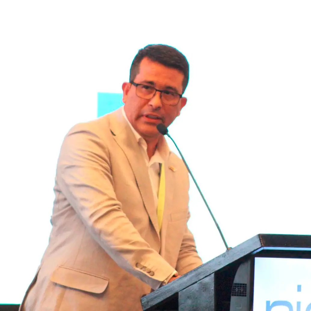 Petro aceptó la renuncia de Luis Eduardo Llinás. FOTO UIAF 