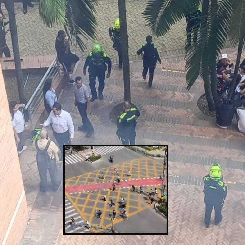 Adelante, los hinchas en la zona de la carrera 70. Atrás, algunos de los detenidos por la policía al interior de la universidad. FOTO: Cortesía Denuncias Antioquia.
