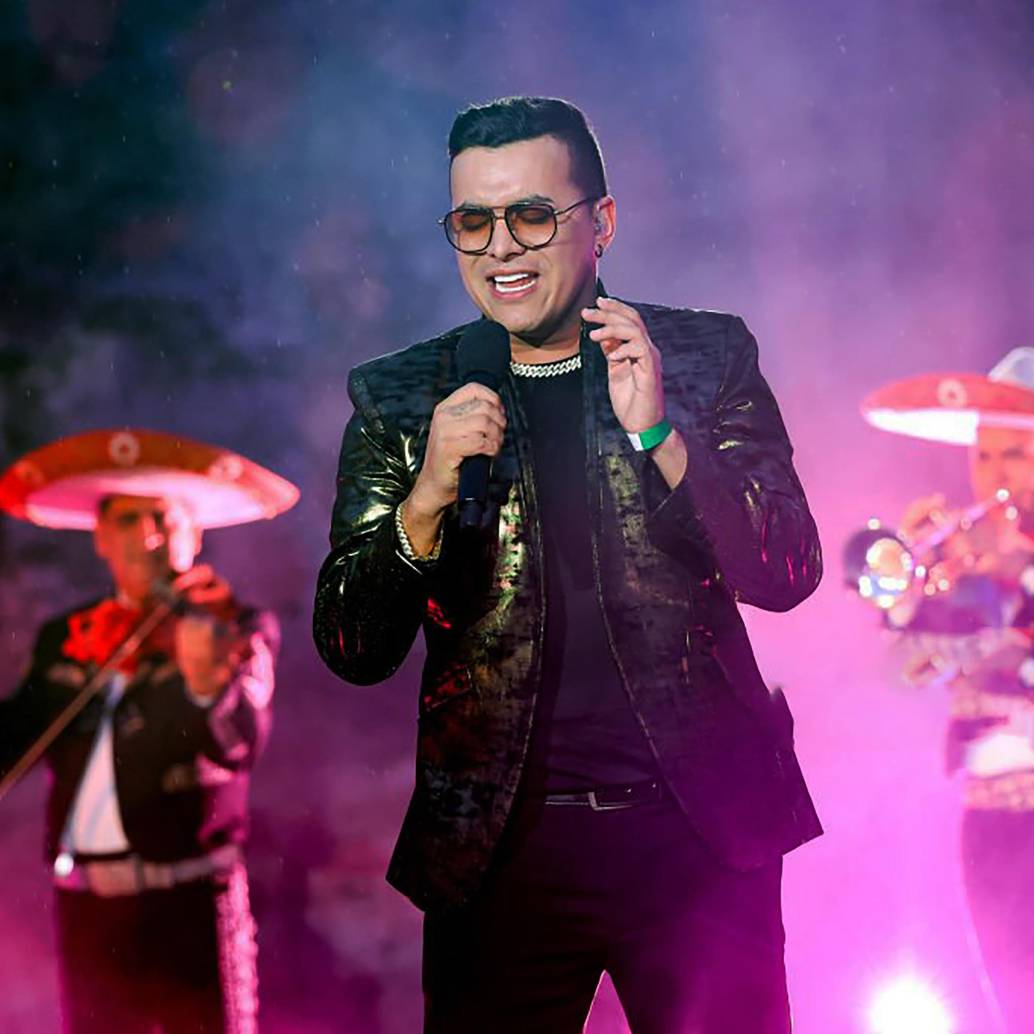 El equipo colaborador del cantante publicó un comunicado sobre su futuro próximo, además de proyectos que dejó grabados Yeison Jiménez. FOTO: Rodrigo Varela, Getty Images